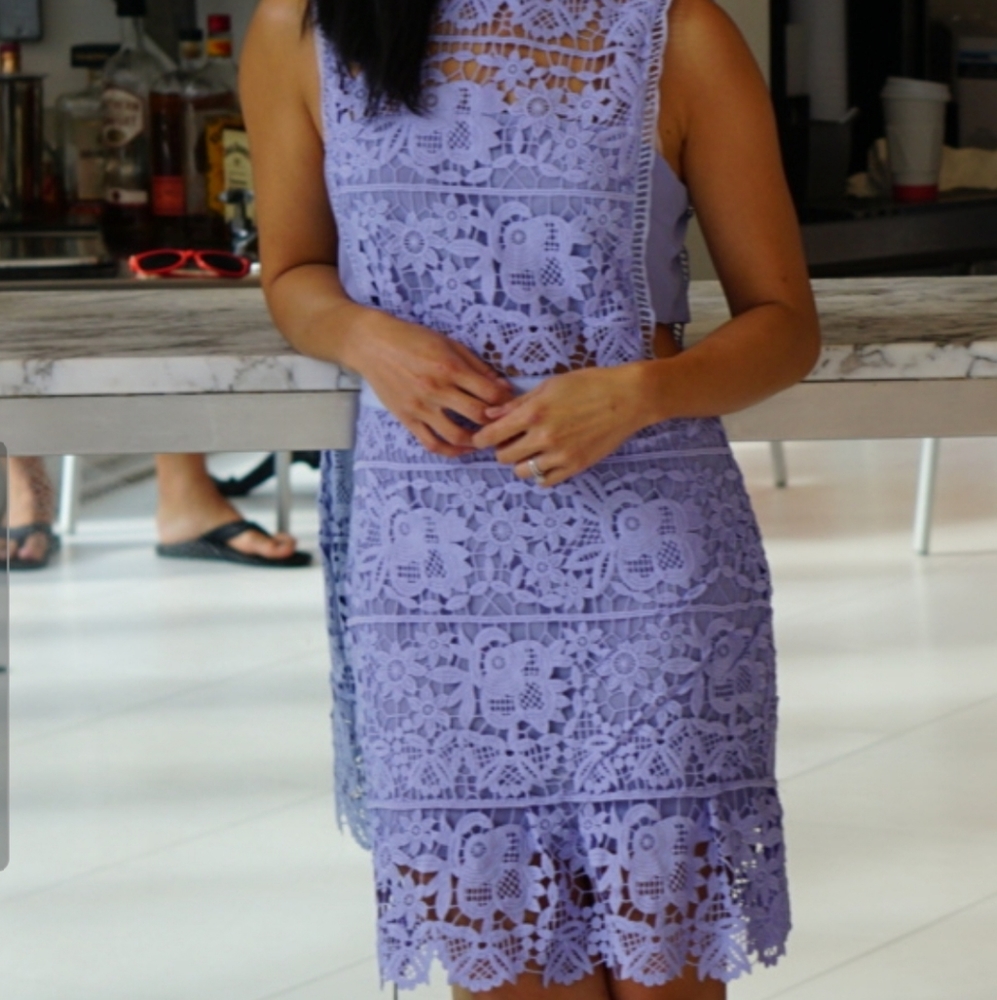 Lace dress with cut-out detail